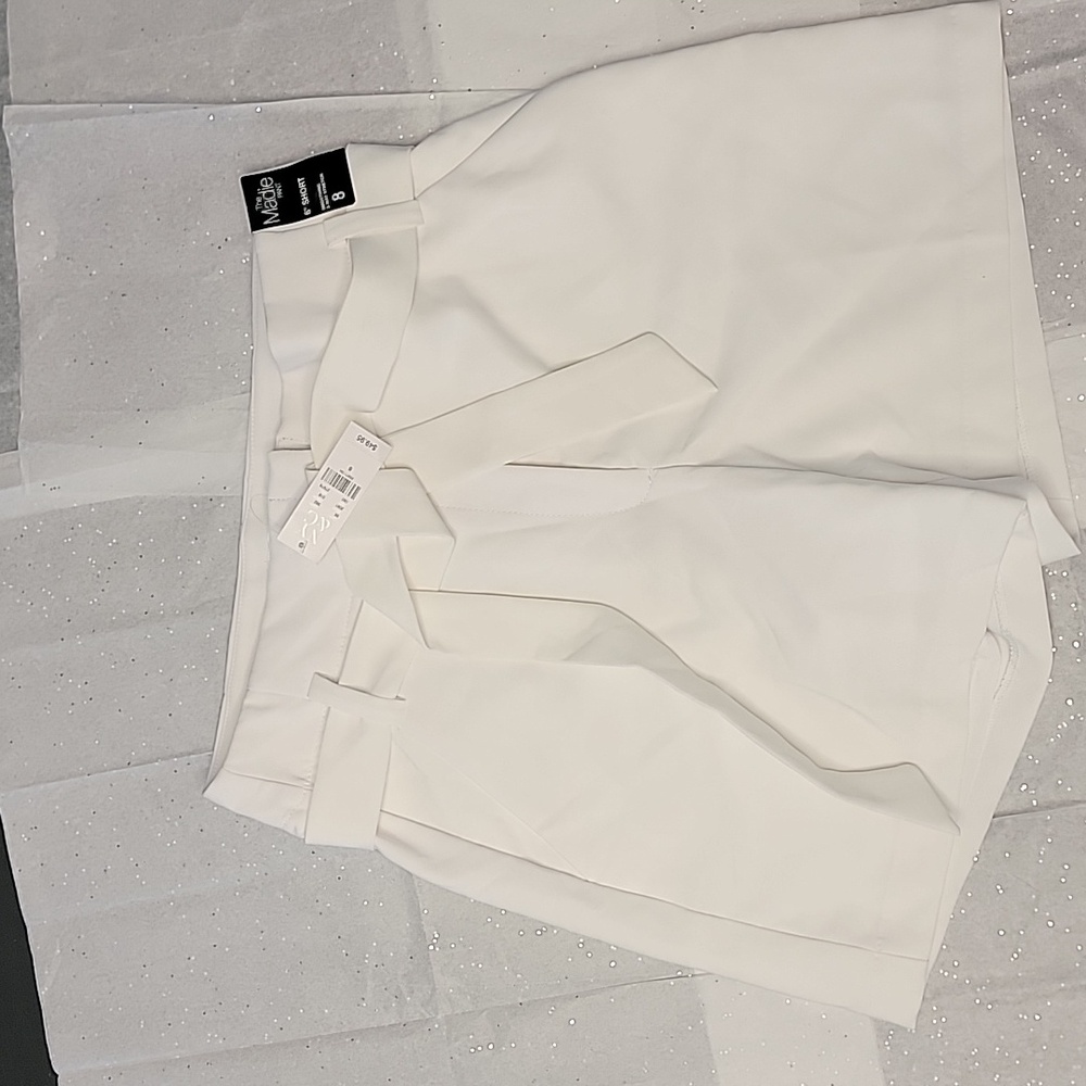 6in short. Size 8. New York and Co